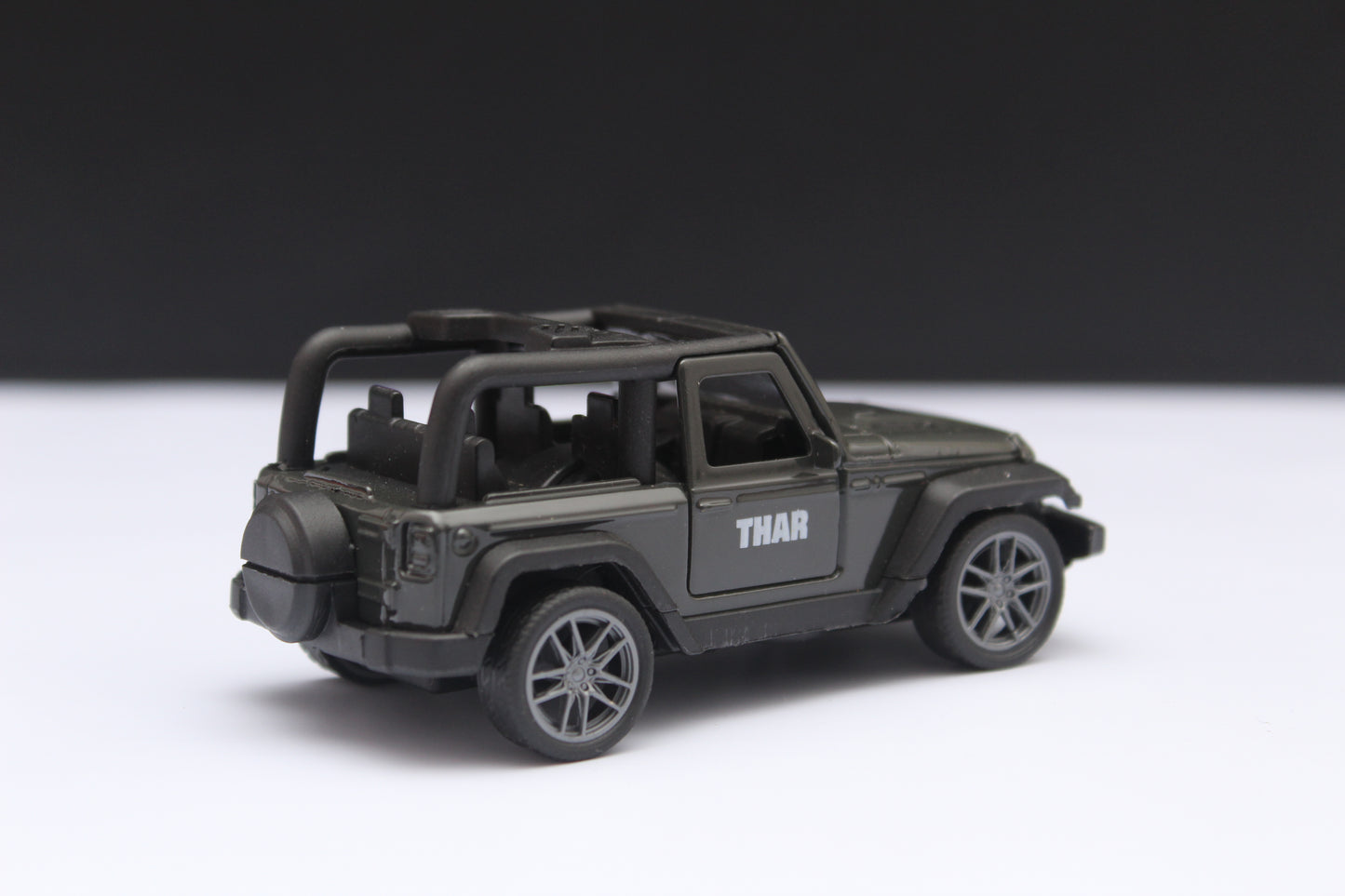 1:43 Thar Open top, Metal Body Grey