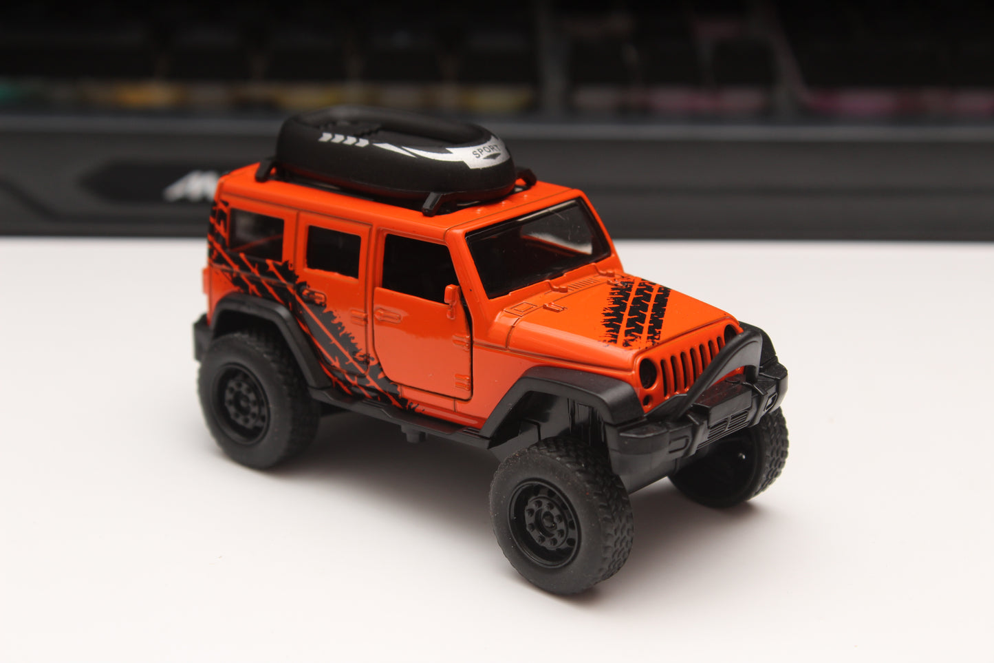 1:36 Jeep Diecast Orange