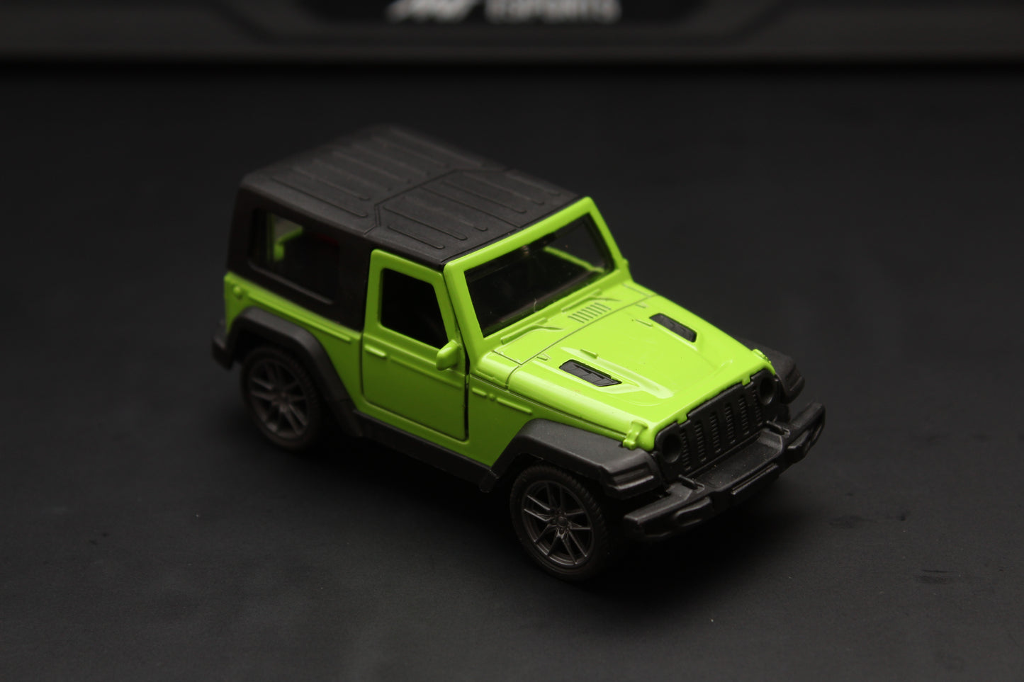 1:43 Thar Diecast Green