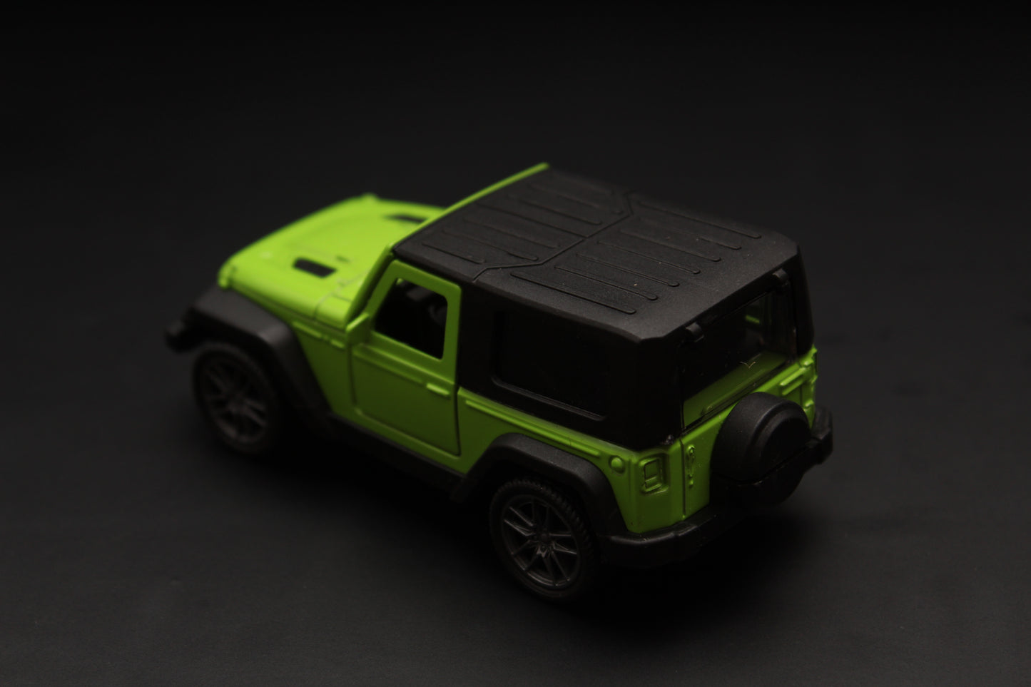 1:43 Thar Diecast Green