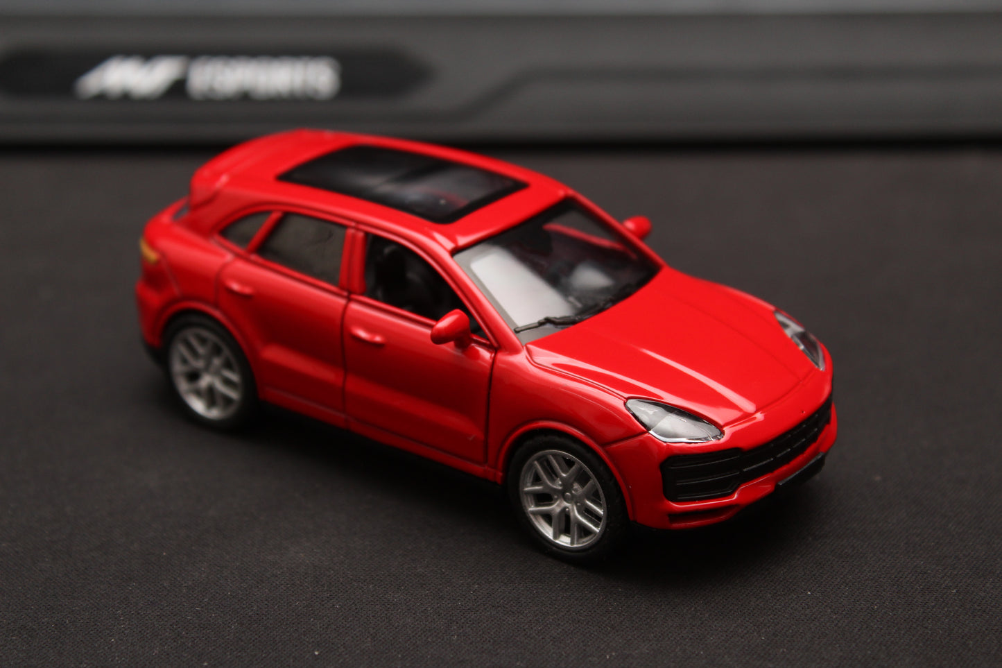 1:43 Porsche Cayenne Red Diecast