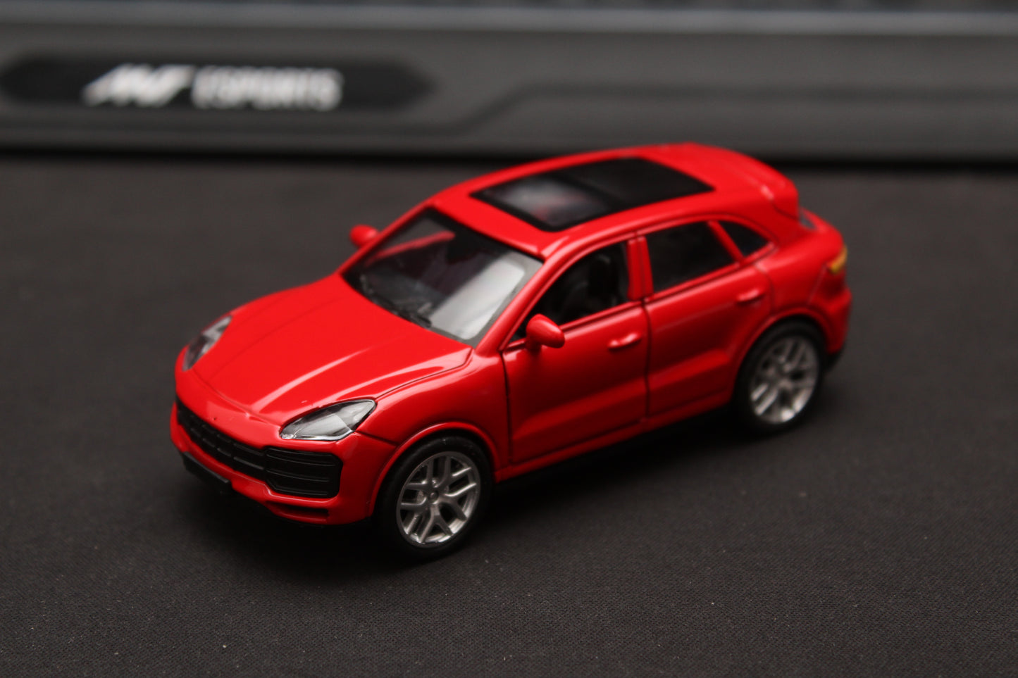 1:43 Porsche Cayenne Red Diecast