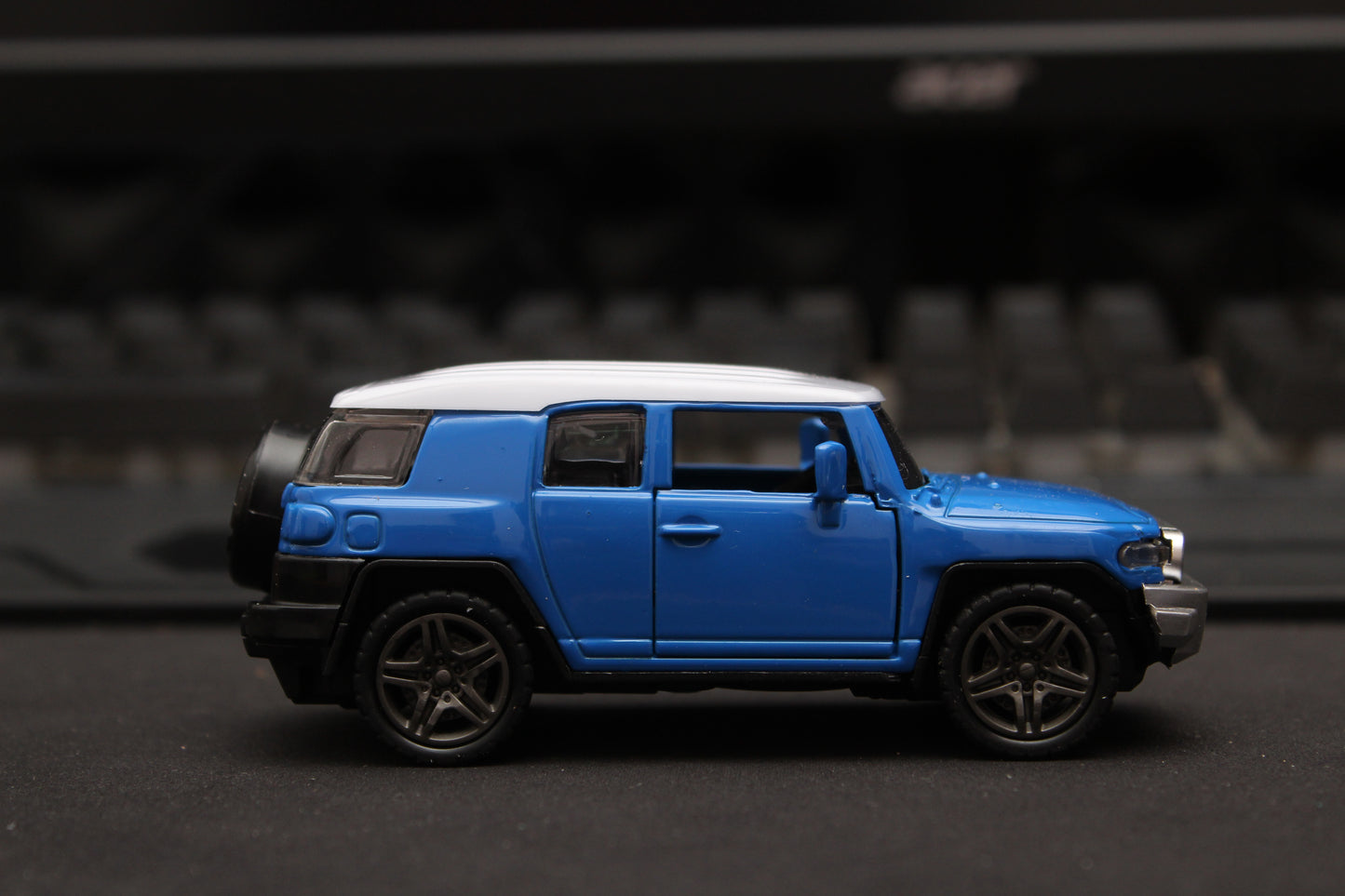 1:36 Fj Cruiser Diecast Blue