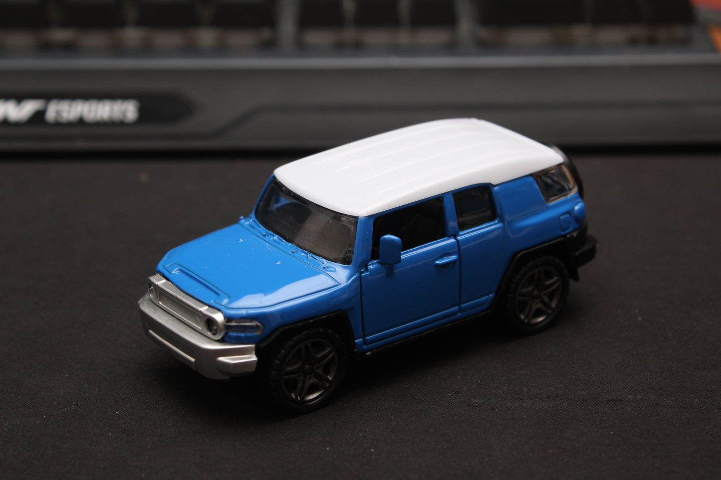 1:36 Fj Cruiser Diecast Blue