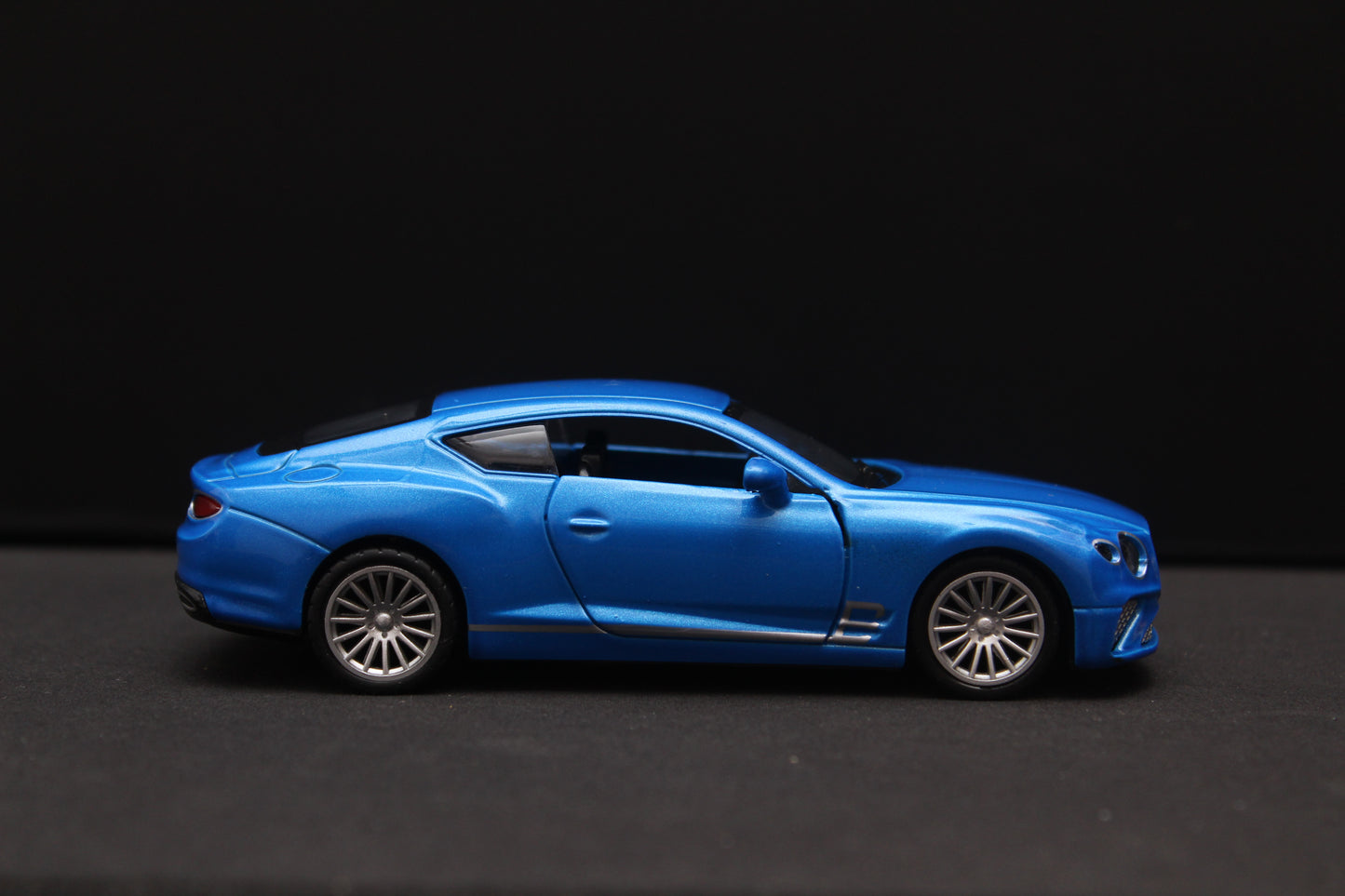 1:36 Bentley Diecast Blue