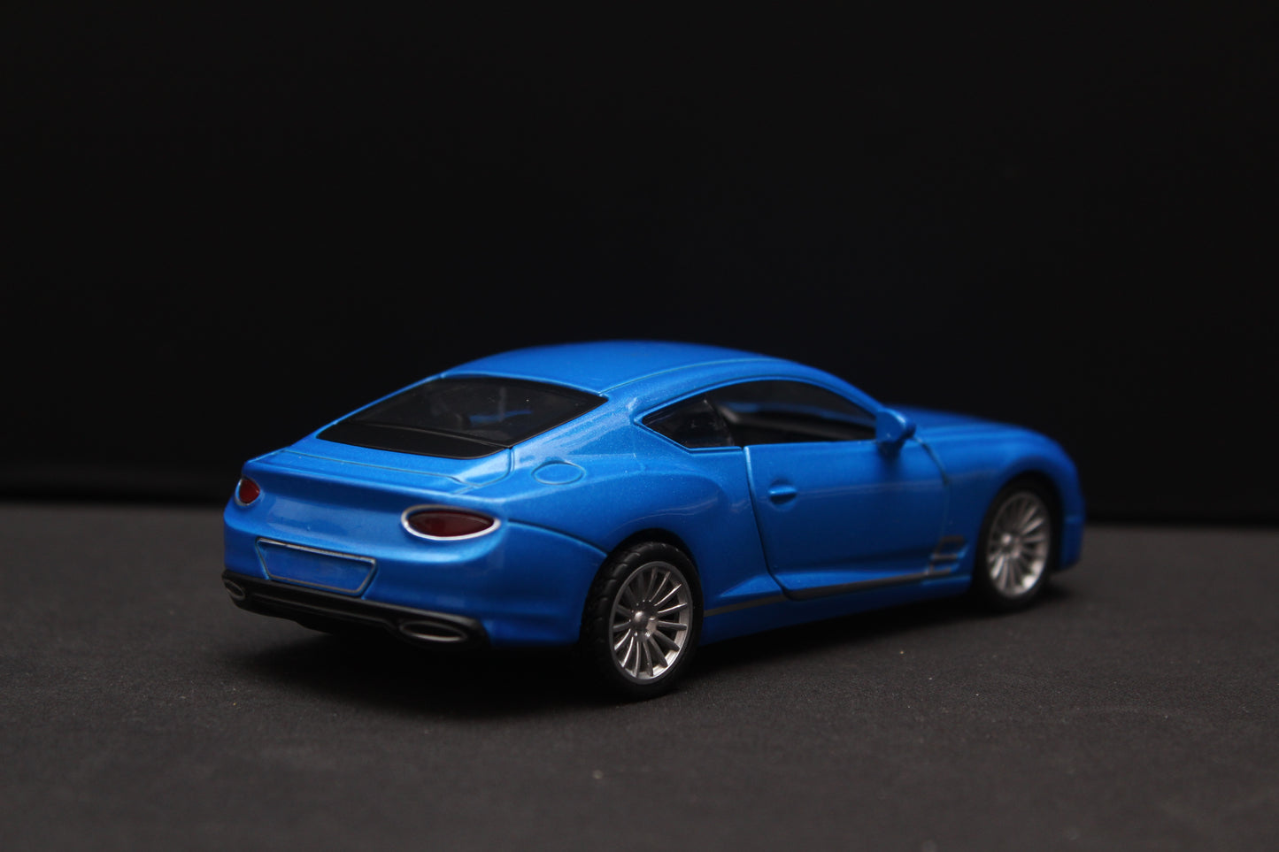 1:36 Bentley Diecast Blue