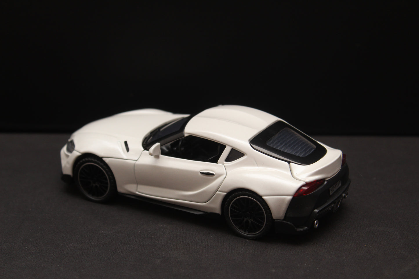 1:32 Supra White Diecast