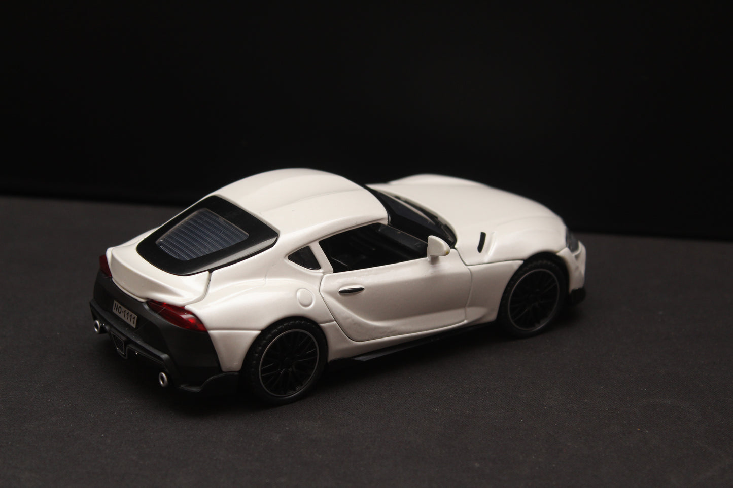 1:32 Supra White Diecast