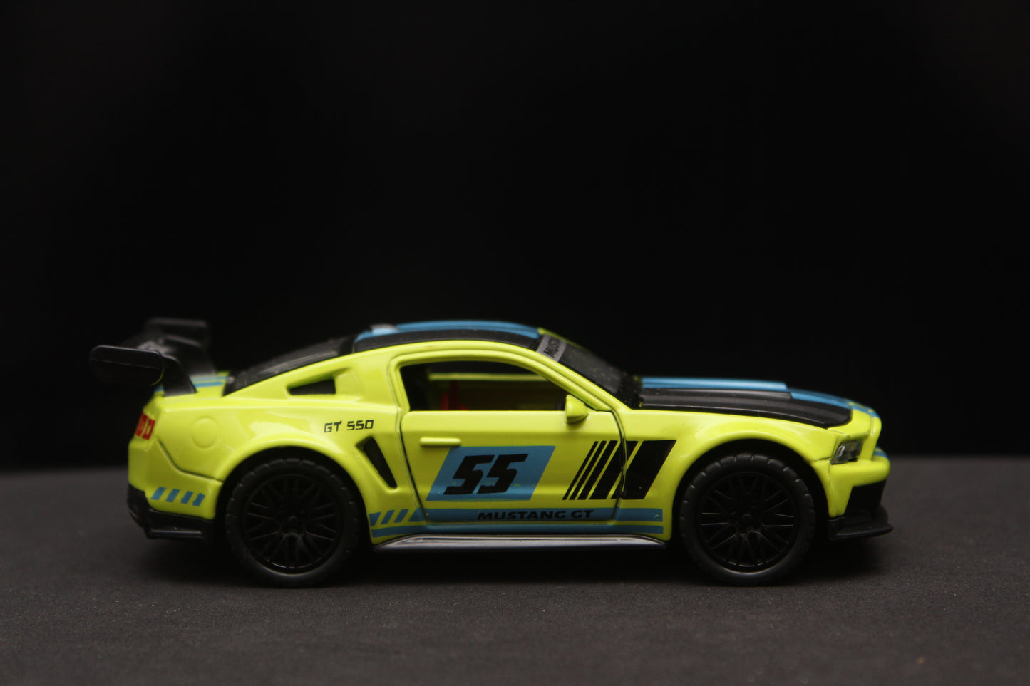 1:36 Mustang (Blue livery) Diecast