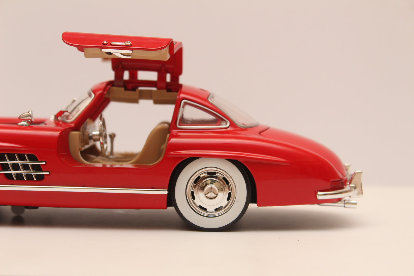 1:24 Benz 300 SL (Red)