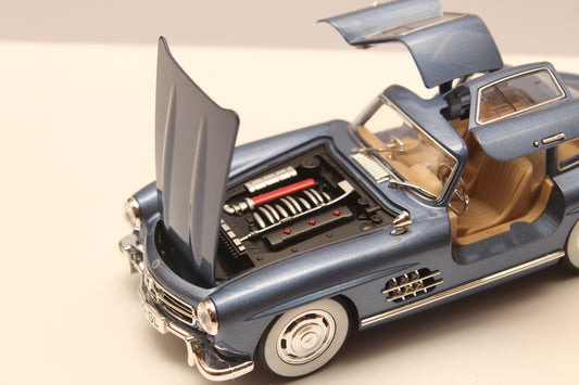 1:24 Benz 300 SL (Blue)