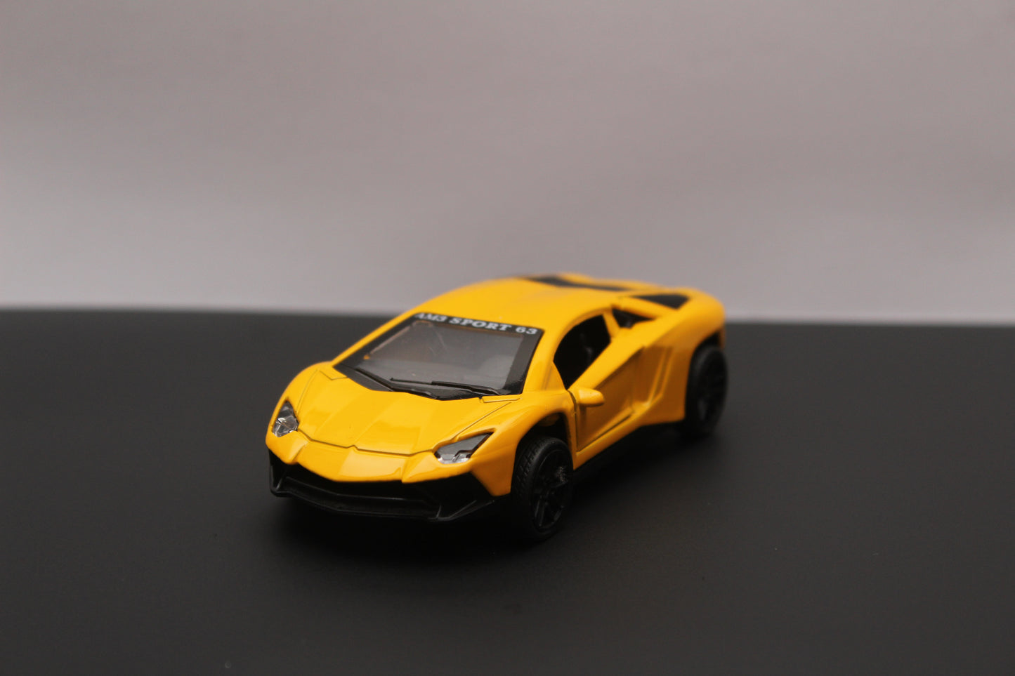 1:43 lambo Yellow Diecast