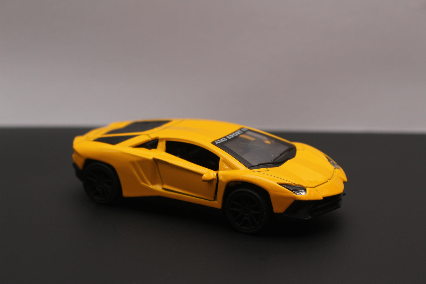 1:43 lambo Yellow Diecast