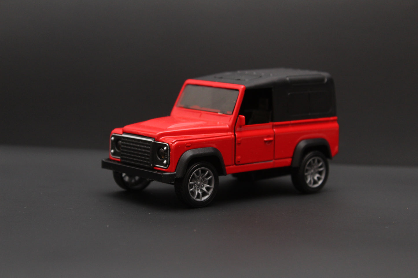 1:36 Jeep , Defender Diecast Combo