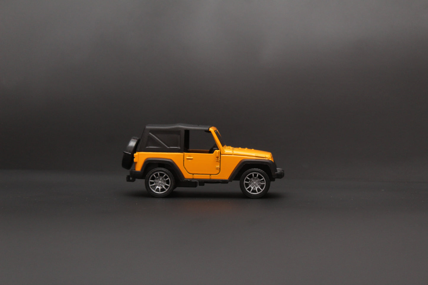 1:36 Jeep Diecast Yellow