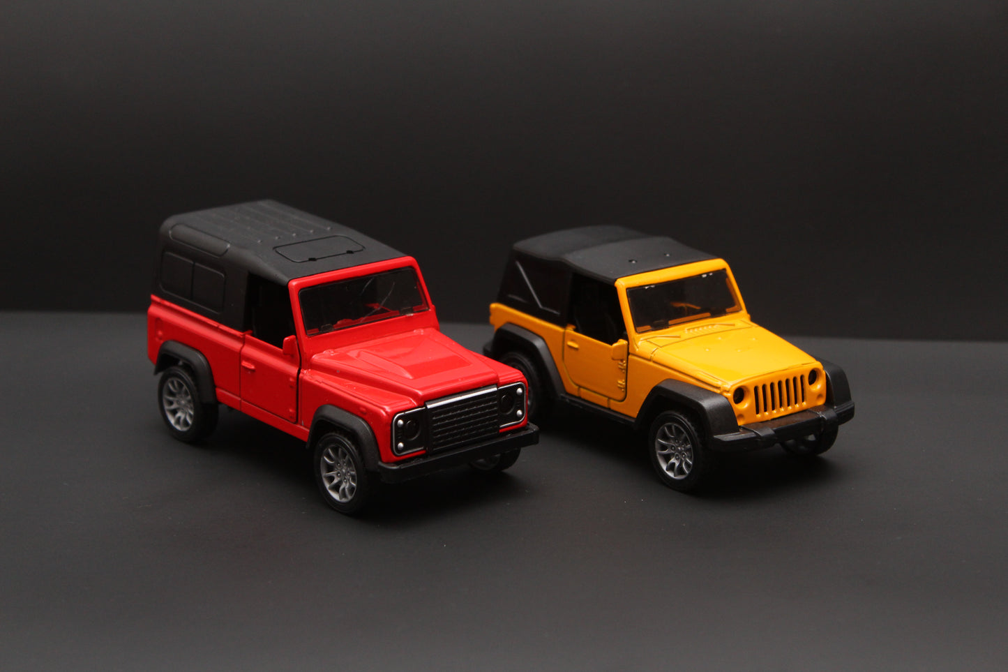 1:36 Jeep , Defender Diecast Combo