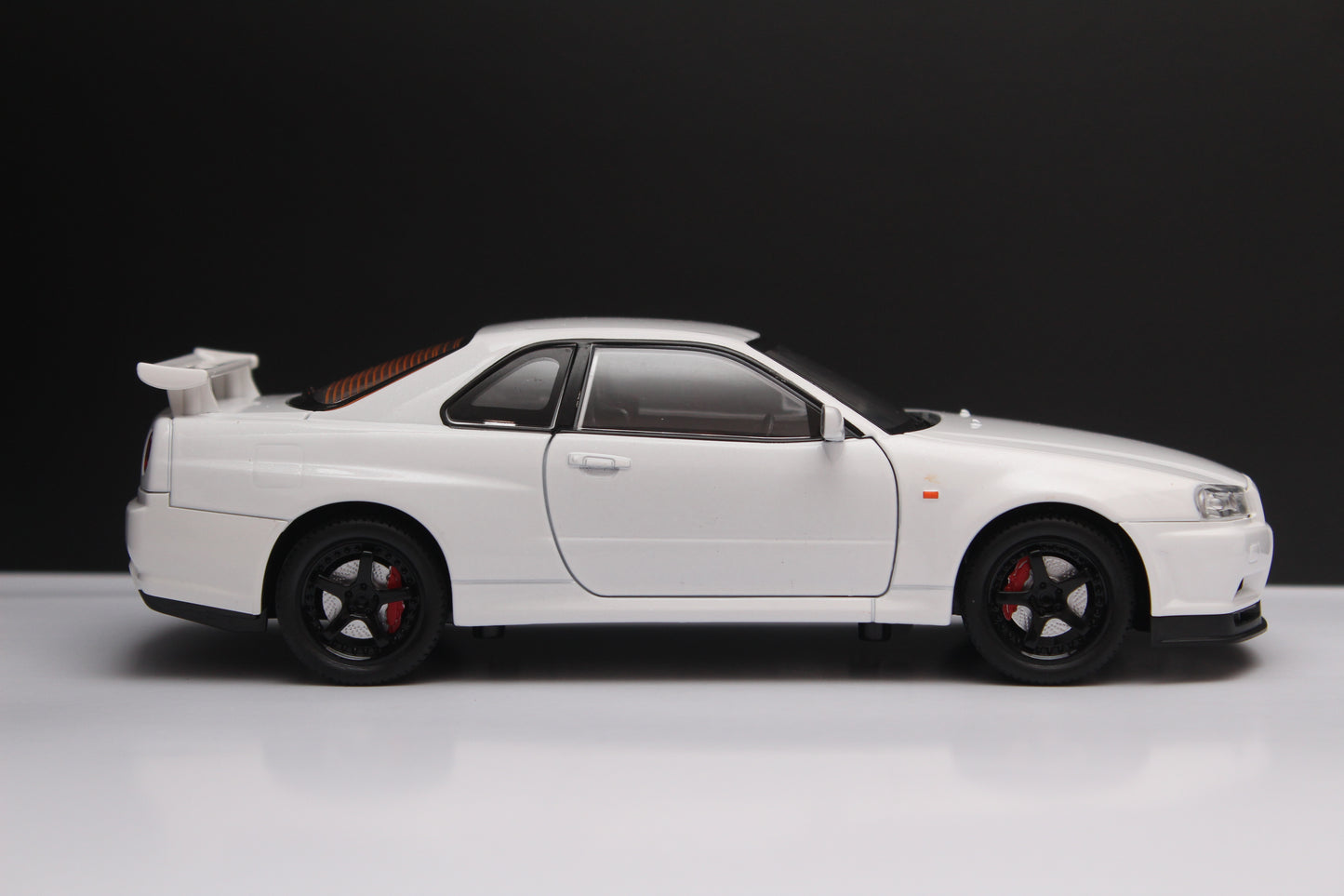 1:24 Gtr R34 High Quality Diecast (White)