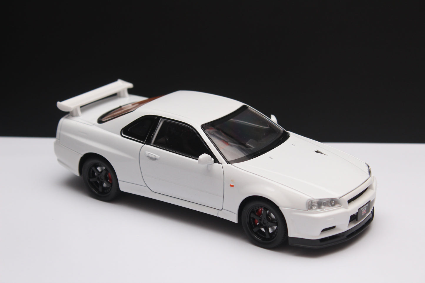 1:24 Gtr R34 High Quality Diecast (White)