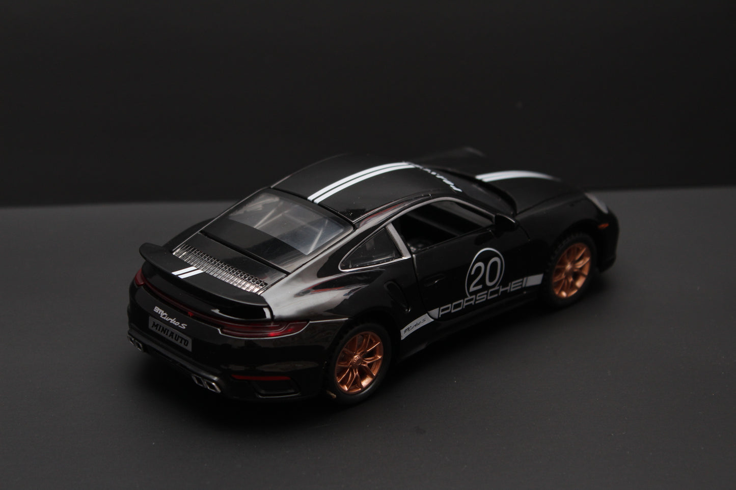 1:32 Porsche 911 turbo Diecast (Black)