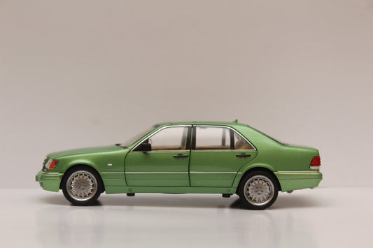 1:24 Mercedes-Benz S320 High Quality Diecast (Green)