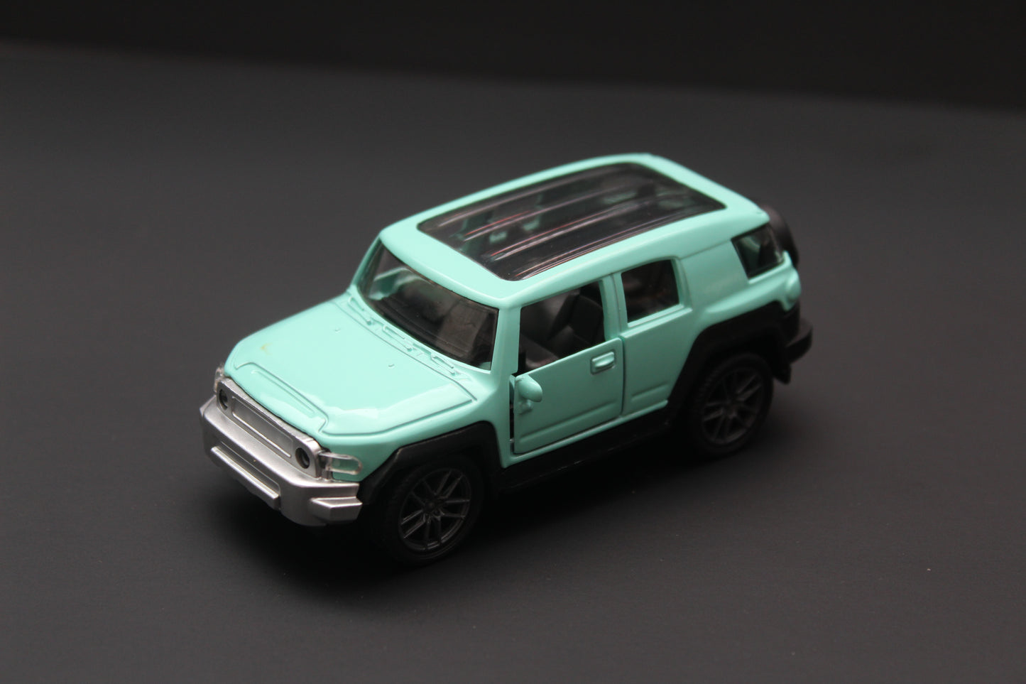 1:43 FJ Cruiser Diecast