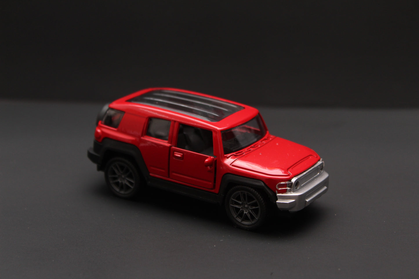 1:43 FJ Cruiser Diecast