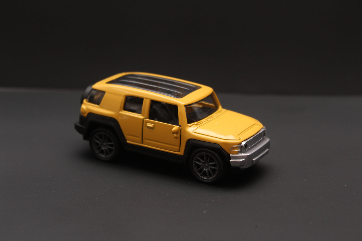 1:43 FJ Cruiser Diecast