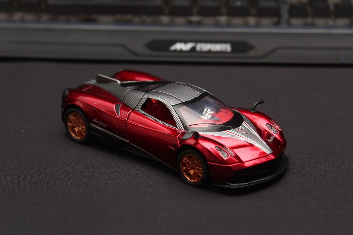 1:32 Pagani Huayra Red Diecast , Prepaid Only