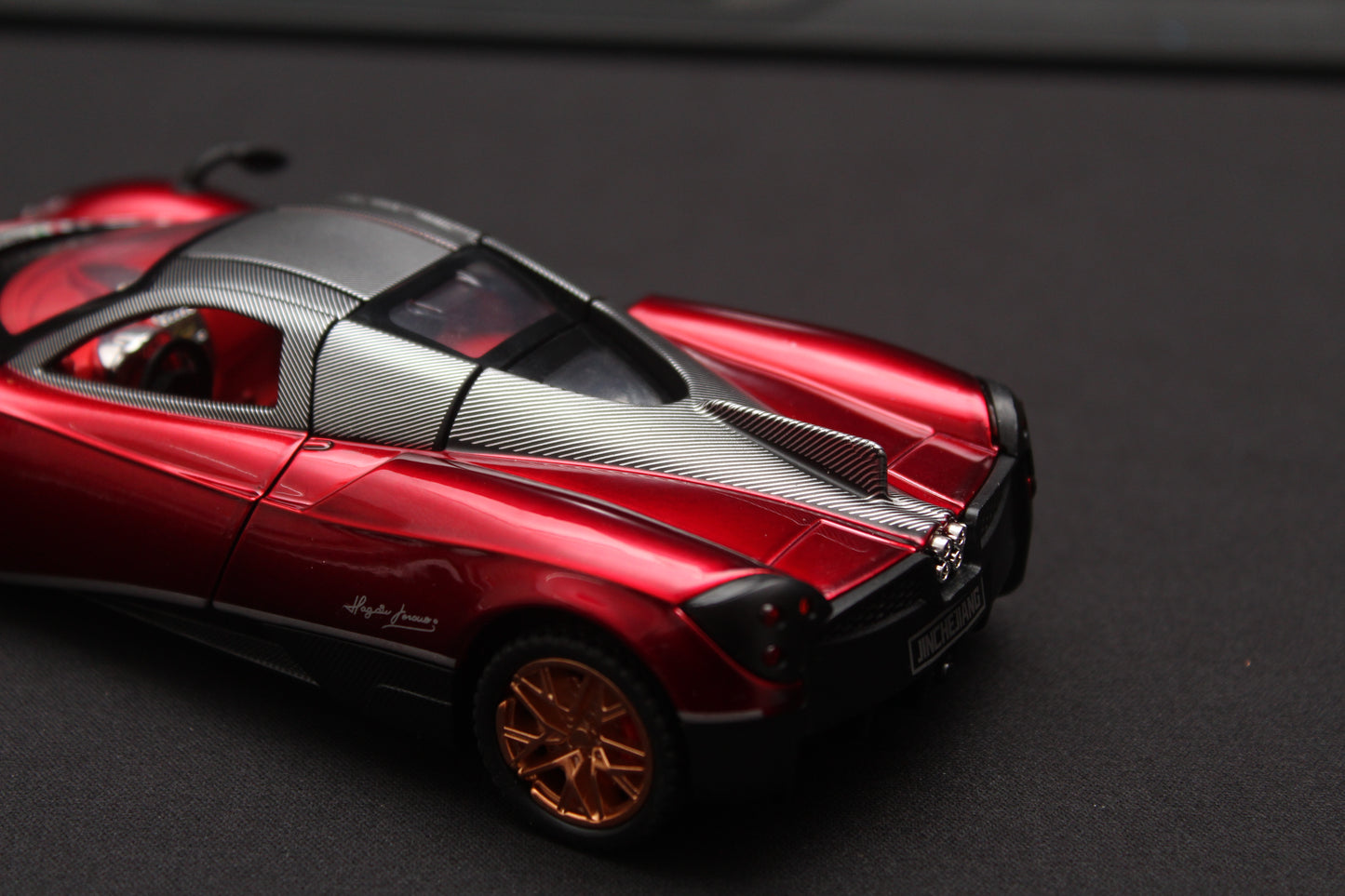 1:32 Pagani Huayra Red Diecast , Prepaid Only