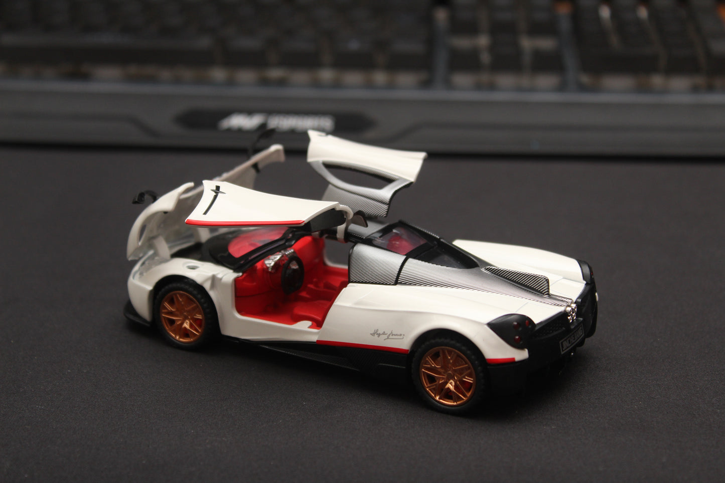 1:32 Pagani Huayra White Diecast , Prepaid Only